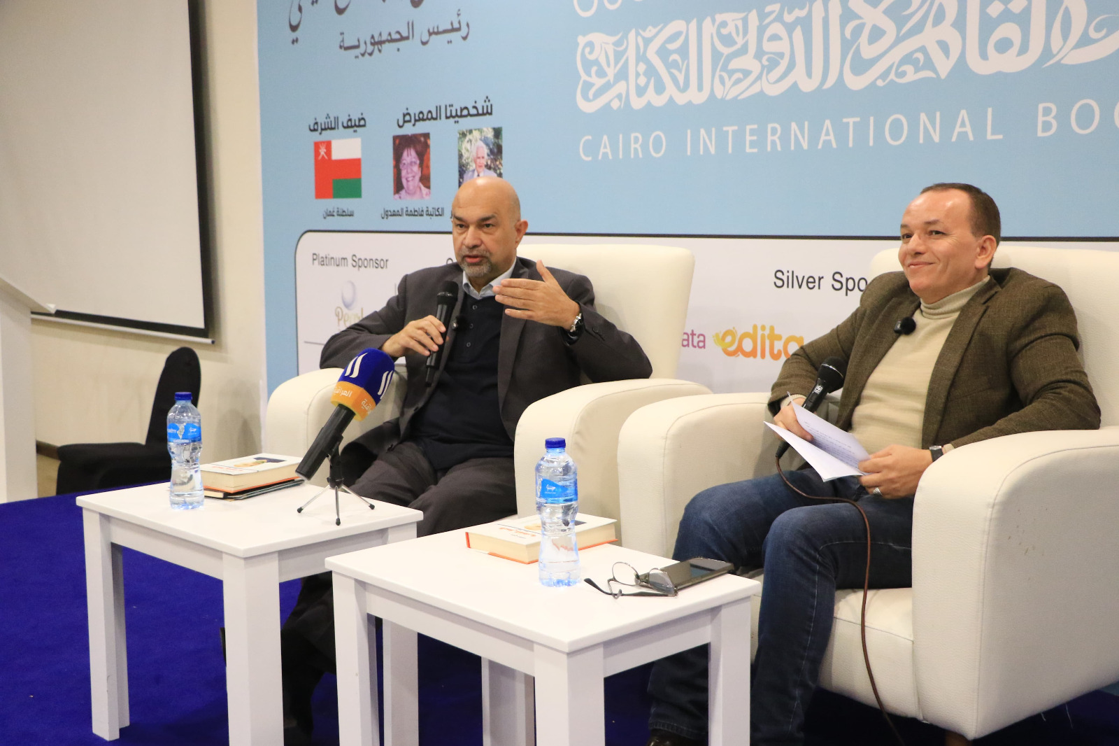 معرض الكتاب يناقش الشاعر العراقي علي الشلاه في التراث والهوية وتحديات الإبداع